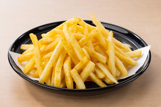 フレーバーポテト（カレー味）　３９０円（税込４２９円）