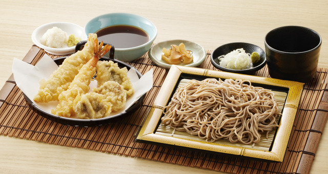 海老と4種の北海道産天ぷらと藪そば（1人前）1,410円（税込）