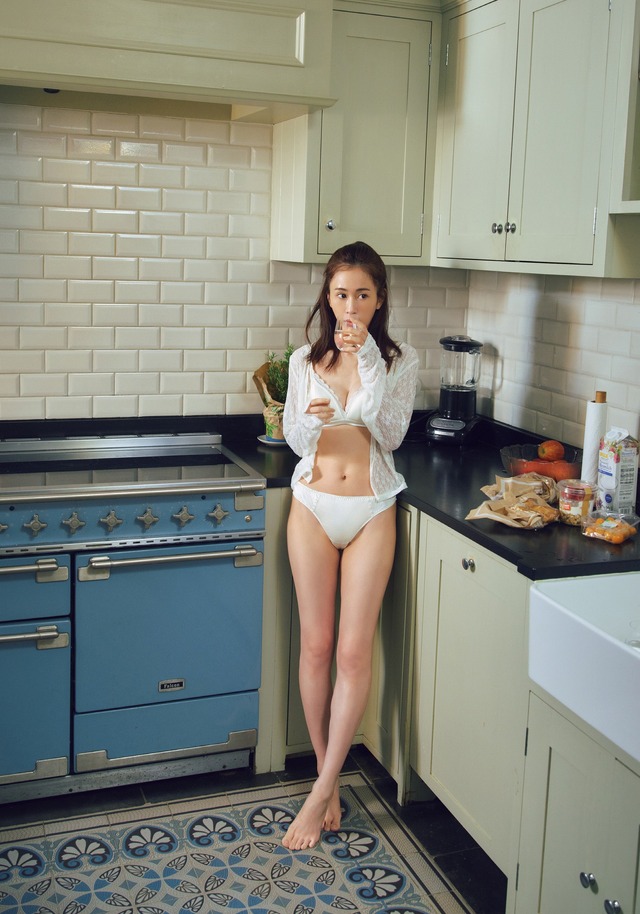 前田敦子写真集『Beste』　©︎北岡稔章／講談社