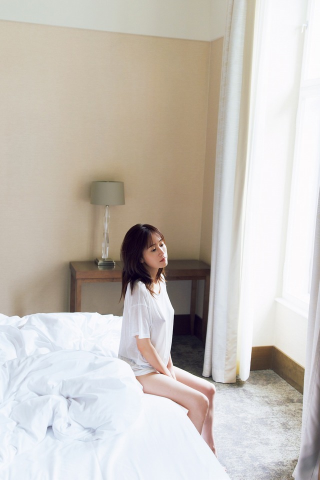 前田敦子写真集『Beste』　©︎北岡稔章／講談社