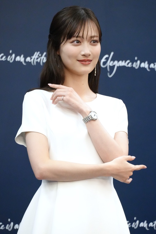 山下美月【撮影：小宮山あきの】