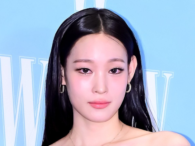 “本物の令嬢”はオーラから違う！大富豪一家に生まれたK-POPアイドル、モデル級スタイルに釘付け