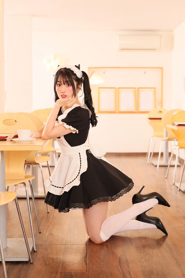 小寺真理待望 1st写真集『こんなん、好きになってまうやん。』（C）KADOKAWA