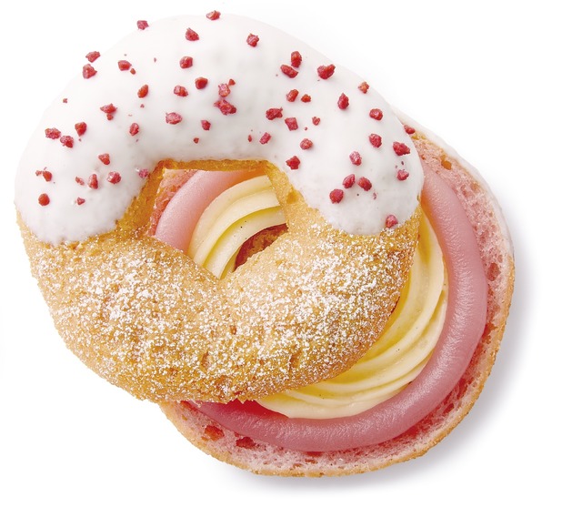 桜もちっとドーナツ 春めくいちごホイップだいふく風（テイクアウト　216円 、イートイン　　220円）