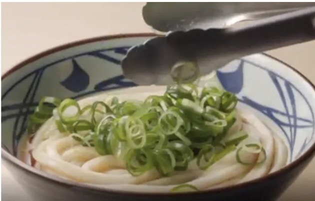 『ぶっかけうどん』（温）（冷）並440円、大630円、得820円