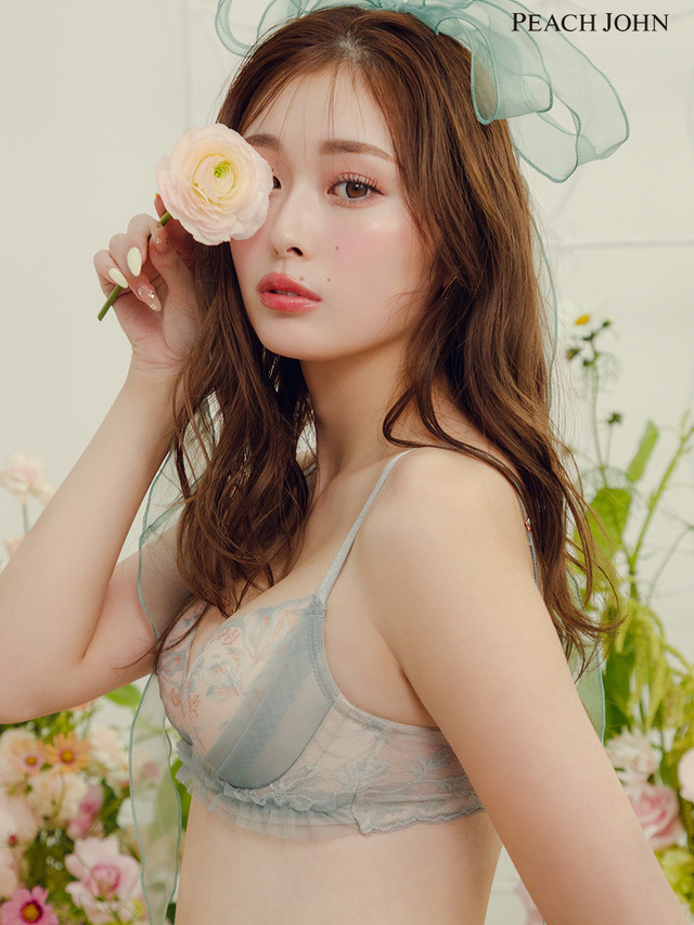 ナイスバディソングブライトフラワー