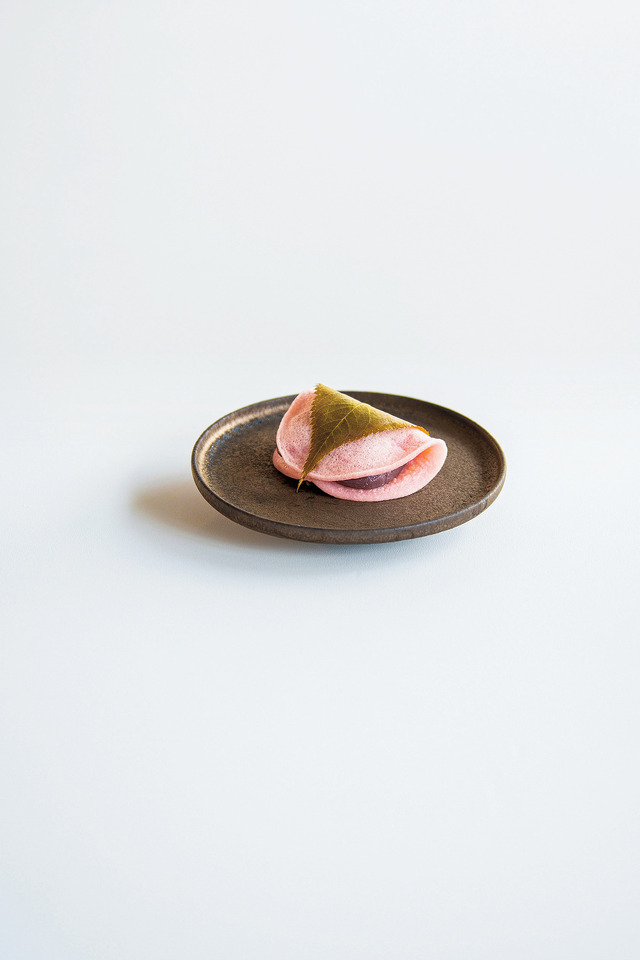 関東風【金沢和音】「桜もち(関東風)」324円