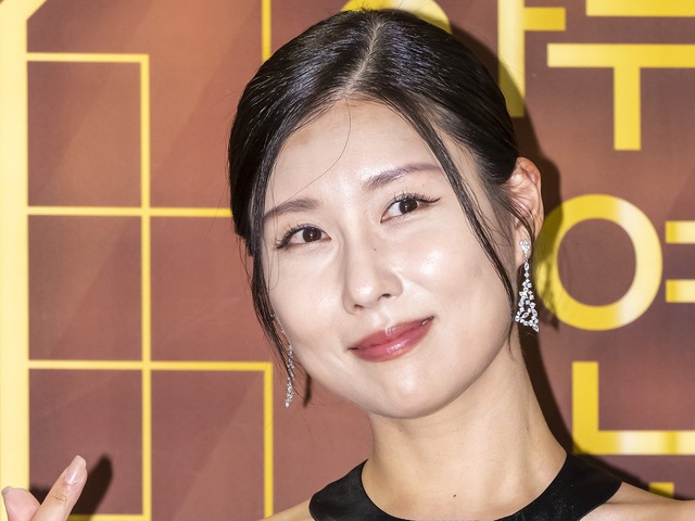 “女性版・東方神起”メンバー、“母と4歳差”の男性と順調交際！相手は23歳上の元メジャーリーガー