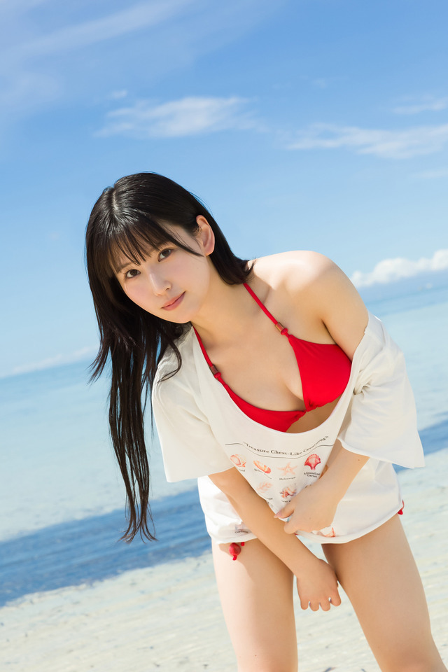 「森嶋あんり 1st写真集 あんちゅ」（KADOKAWA）　(C)01familia ,Ltd. All Rights Reserved.