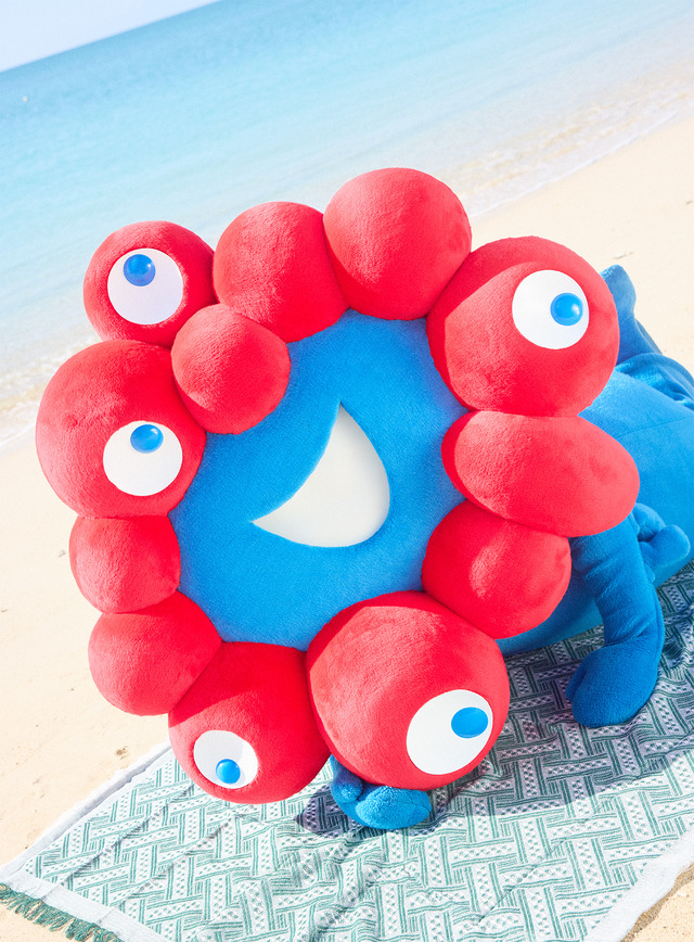 ミャクミャク1stグラビア写真集『I myaku you.」』（C）フェリシモ出版