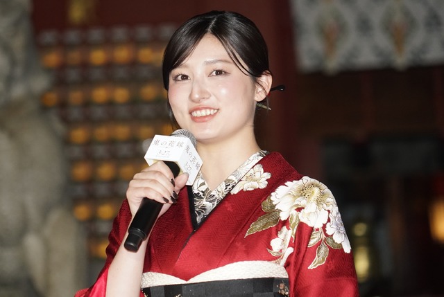 吉川愛【写真：竹内みちまろ】