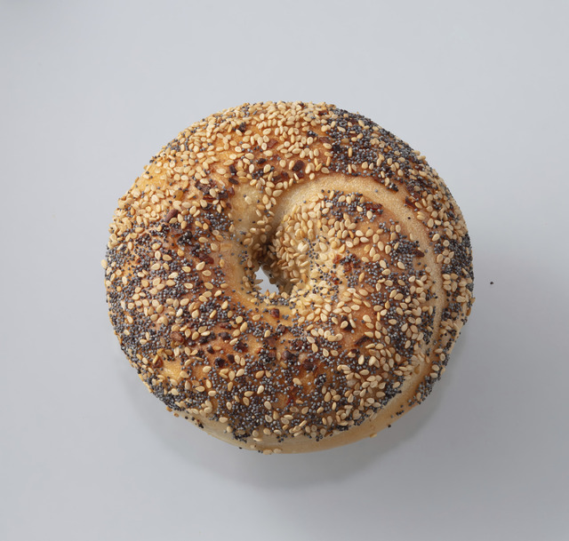 「エブリシング」351円（税込）