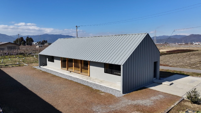 人気プロダクトデザイナーが建てた、巨大な“ブランク”のある家©MBS