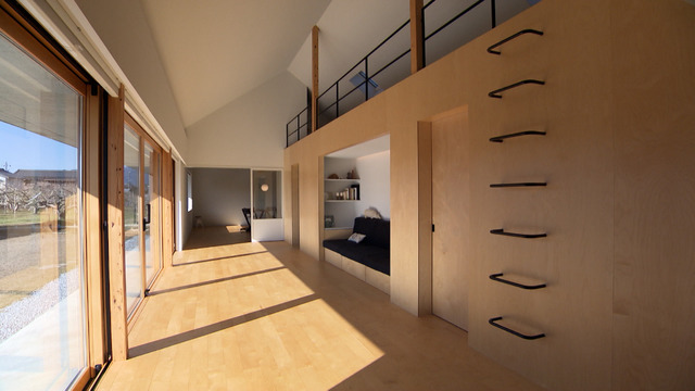 天井高5メートルの巨大な空間「ブランク」©MBS