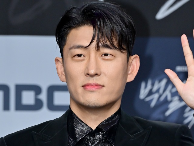 パク・ボゴムとも共演…俳優コ・ジュン（47）、一般女性と結婚へ！「互いの道しるべになる」