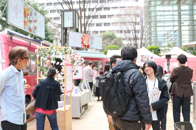 『SAKURA FES NIHONBASHI 2026』日本橋パフェス会場内の様子【撮影／平木昌宏】