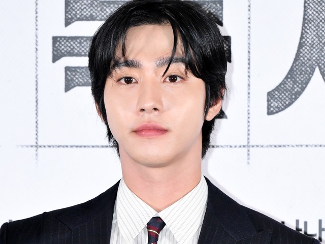 「扇風機の彼」と話題沸騰！『社内お見合い』アン・ヒョソプ、アカデミー授賞式で見せた“神対応”が拡散