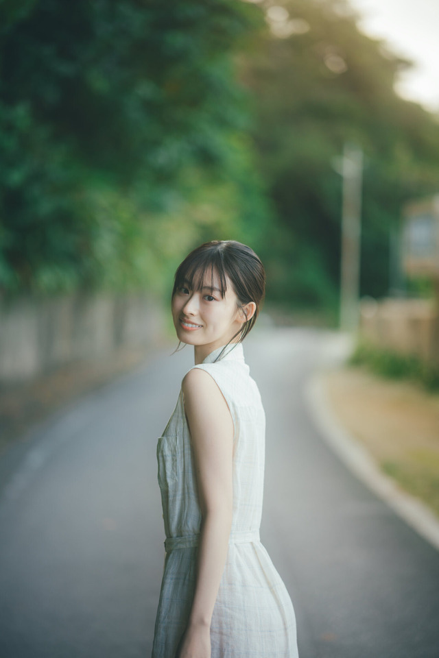 井本彩花 2nd 写真集「BEST,」（東京ニュース通信社刊）