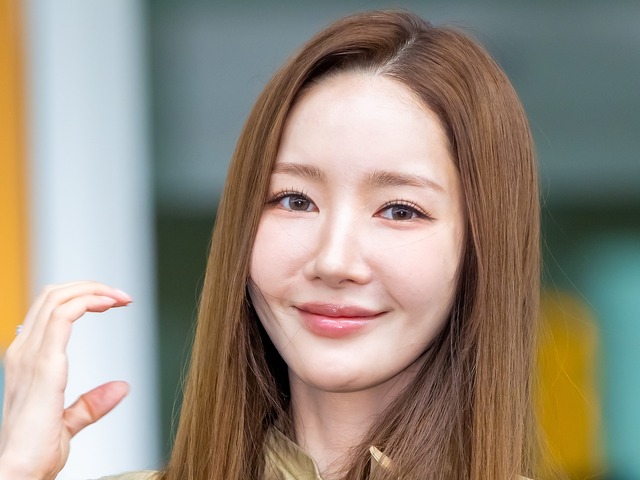 “ラブコメの女王”パク・ミニョンが帰ってきた！『トッケビ』俳優とオフィスロマンスに出演決定