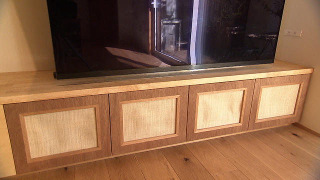 さまざまなプランを試して完成したテレビボード©MBS