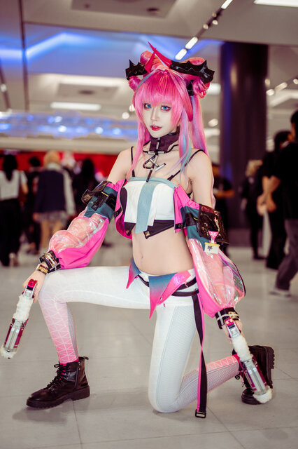 イヴォンヌ『アークナイツ：エンドフィールド』／Aumx1a（Instagram：aumx1a）