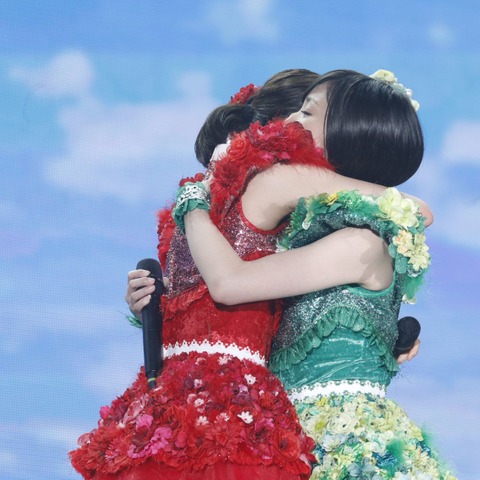 ももクロ・百田夏菜子がライブで涙!10周年の東京ドームは4人体制で 画像