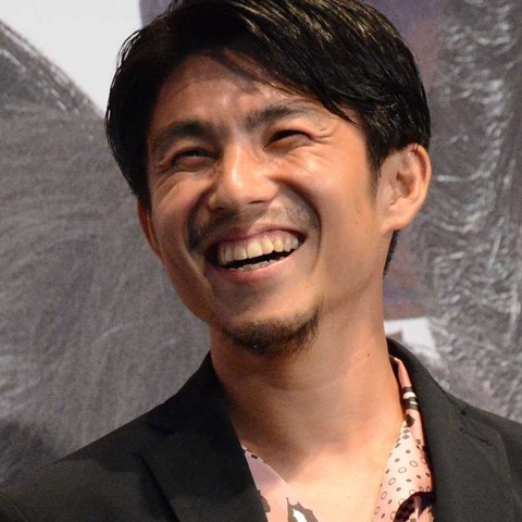中尾明慶、妻・仲里依紗のベッドシーンに「なんかすごかったね」 画像