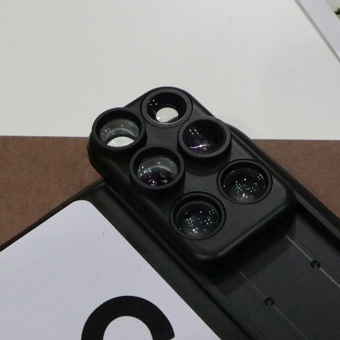 【CP+2019】iPhoneでプロフェッショナルなマクロ撮影や広角撮影ができる6眼レンズ 画像