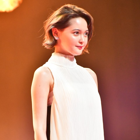 斎藤工、玉城ティナの小顔さにびっくり「近くにいるのか遠くにいるのか分からない」 画像