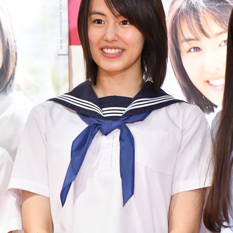 17歳の現役女子高生・竹内愛紗、1st写真集で“ショーパン&ビキニ姿”に挑戦 画像