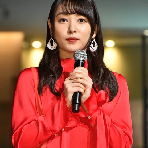 桜井日奈子、“彼氏との手繋ぎ願望”を告白……クリスマスは「予定がないので」 画像