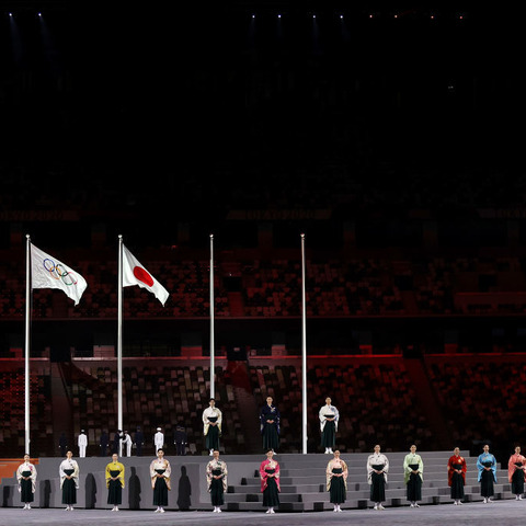 五輪・閉会式、タカラジェンヌ20人が国歌斉唱！「身が引き締まる」「神すぎる」 画像