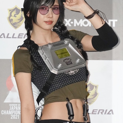 えなこ、キュートなへそ出し衣装で登場!「細部まで再現されお気に入り」 画像