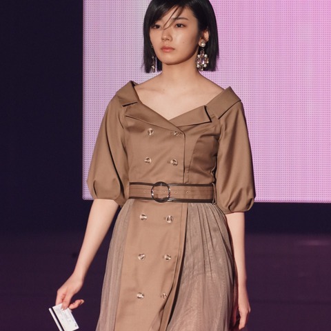 櫻坂46・藤吉夏鈴、電話対応マナーでグダグダ大混乱!ネット大爆笑「腹よじれた」 画像