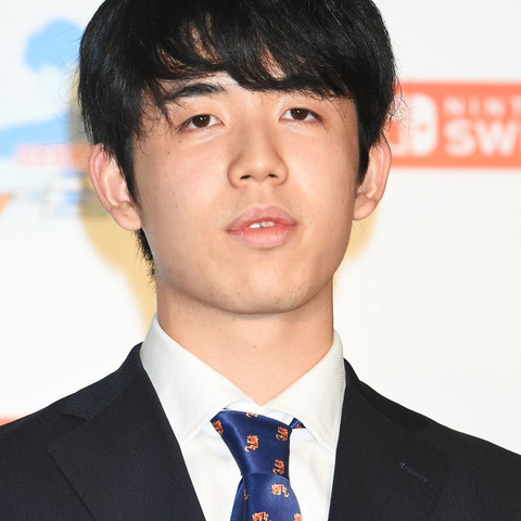 藤井聡太四冠が2時間半の長考!アンミカ「人類の脳の可能性を感じます」 画像