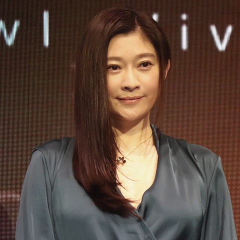 篠原涼子、離婚後も市村正親を「主人」「旦那」呼び… 視聴者困惑 画像