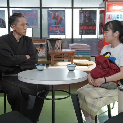 伴虚無蔵(松重豊)は無愛想男の父親?『孤独のグルメ』もトレンド入り……『カムカムエヴリバディ』第74話 画像