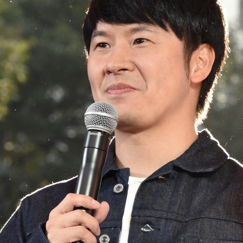 オードリー若林正恭、ラジオ番組放送中に春日から出産祝い 画像