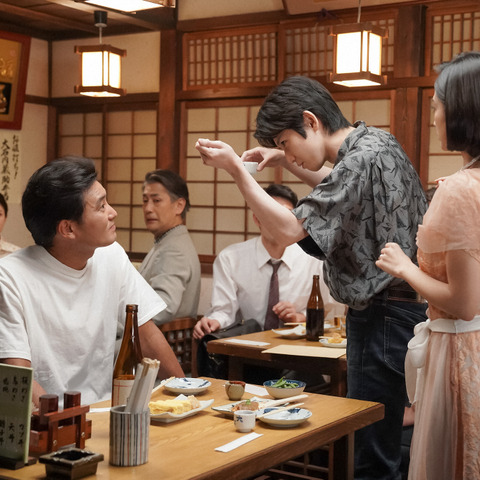 五十嵐、居酒屋でヤケ酒!すみれと一触即発の大騒動に!明日の『カムカムエヴリバディ』第89話 画像