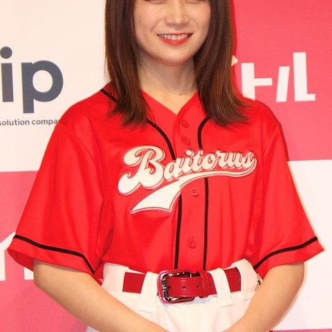 乃木坂46・秋元真夏、新内眞衣に感謝「私のうつむいた表情で全部を察してくれた」 画像
