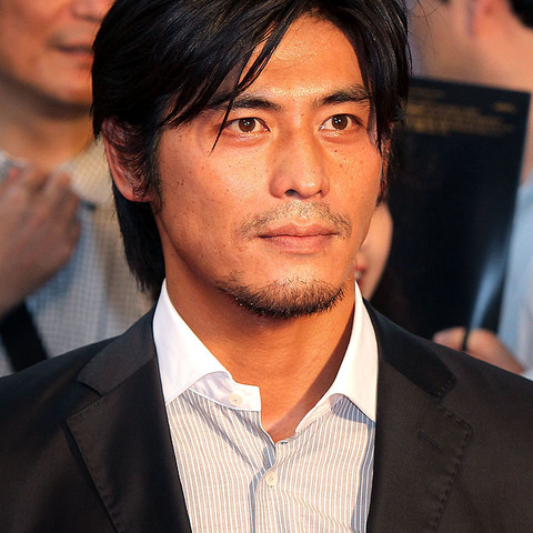 無期限休業・坂口憲二、近況報告 現在はコーヒー焙煎士「一杯の挽きたてのコーヒーに…」 画像