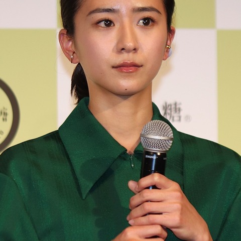 黒島結菜、『ちむどんどん』賢秀の熱弁に感動「ニーニーがお父さんのように見えた」 画像