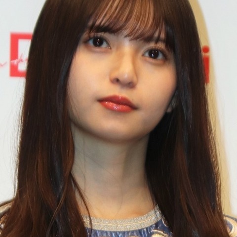 乃木坂46・齋藤飛鳥、ほぼスッピン!“半分メイク”の完成度にファン驚き「十分可愛い」「これはレベチ」 画像