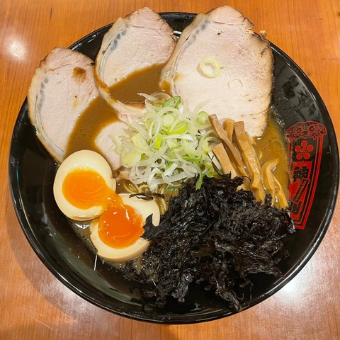 【実食】東京駅で金沢の名店『金澤濃厚中華そば神仙』が奇跡の出店!21日から提供開始 画像