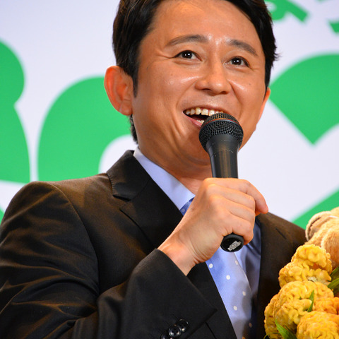 有吉弘行、ハワイで大人気! ホットドッグやアトラクションに有吉の名前 画像