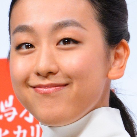 浅田真央、ペアスケートに挑戦! 相手に身を任せる難しさ「どうしても自分で跳んでしまう」 画像