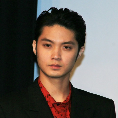 磯村勇斗、『夜会』で77万円のアートを自腹購入! 画像
