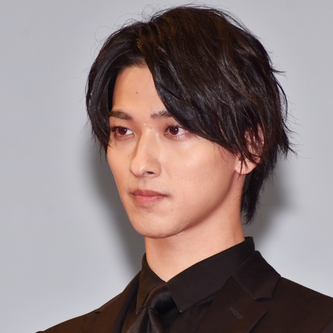 横浜流星、究極の時短!翌日の外出着で寝る! 画像