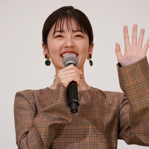 小芝風花、車をキャッシュで購入!母にプレゼント 画像