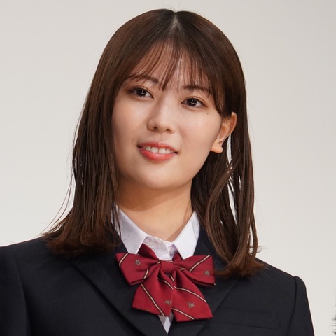 乃木坂46・秋元真夏&岩本蓮加、異色の2人が鎌倉に日帰り旅行! 画像